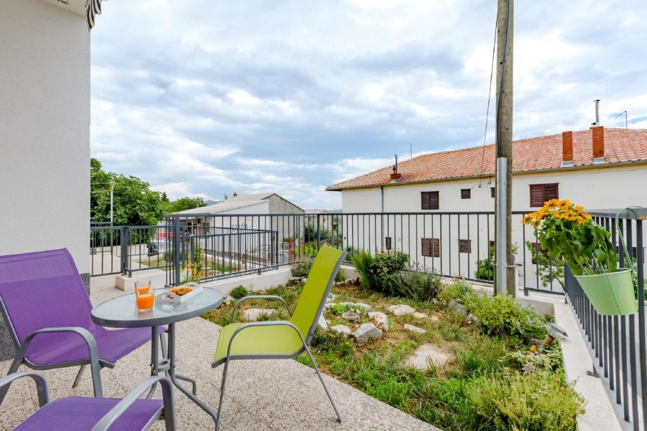 Apartment Anamaris Solin Esterno foto