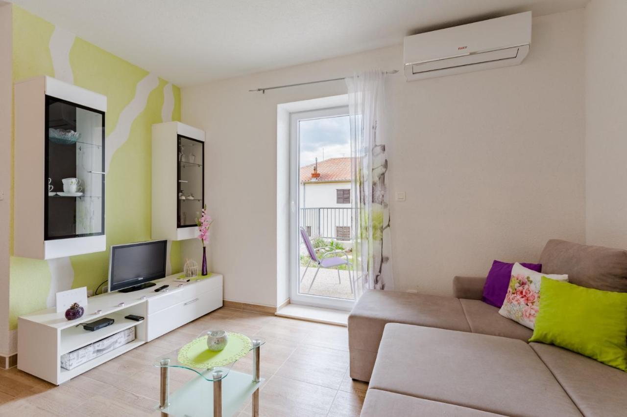 Apartment Anamaris Solin Esterno foto
